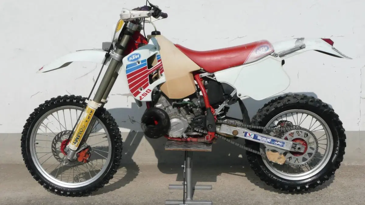 KTM   (2)