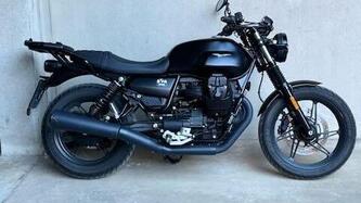 Moto Guzzi V7 Stone (2021 - 24) usata