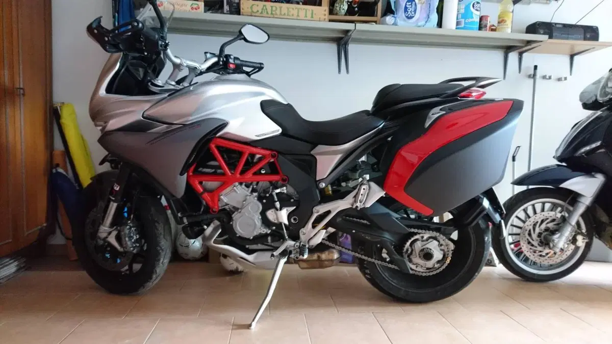 MV Agusta Turismo Veloce 800 (2017 - 2019)  (2)
