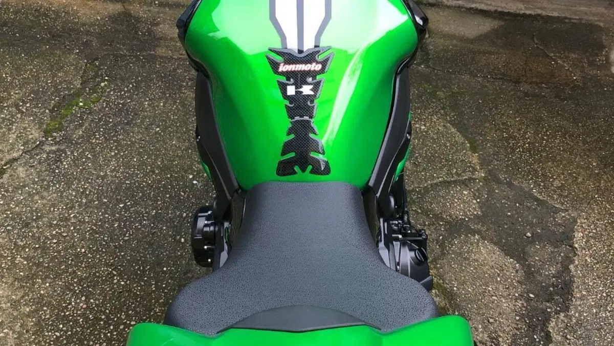 Kawasaki Z 900 (2021 - 24)  (2)