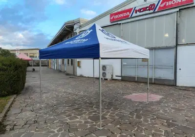 Gazebo Husqvarna 3x3 colore bianco e blu - Annuncio 9907002