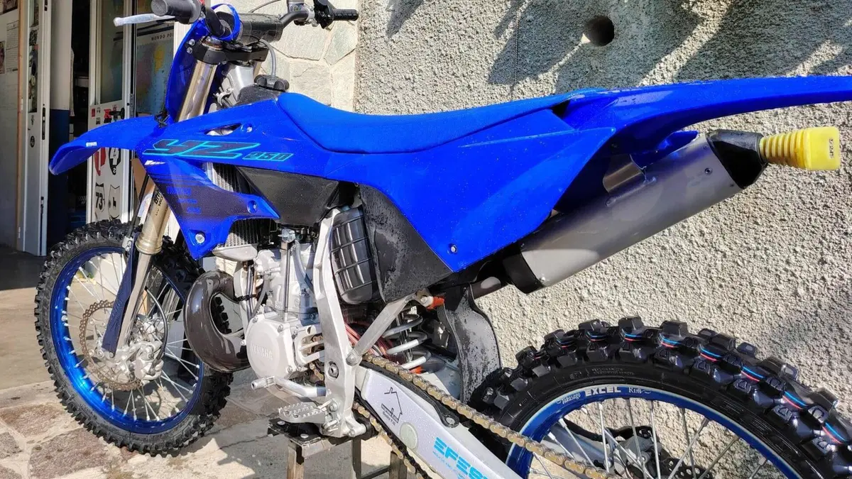 Yamaha YZ 250 (2024)  (8)