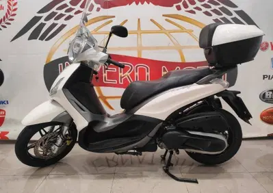 Piaggio Beverly 350 SportTouring ie ABS (2011 - 17) - Annuncio 9907326