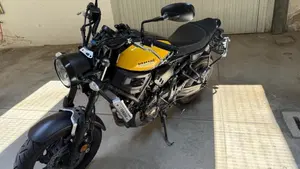 Yamaha XSR 700 ABS 60th Anniversary (2016 - 18)  (2)