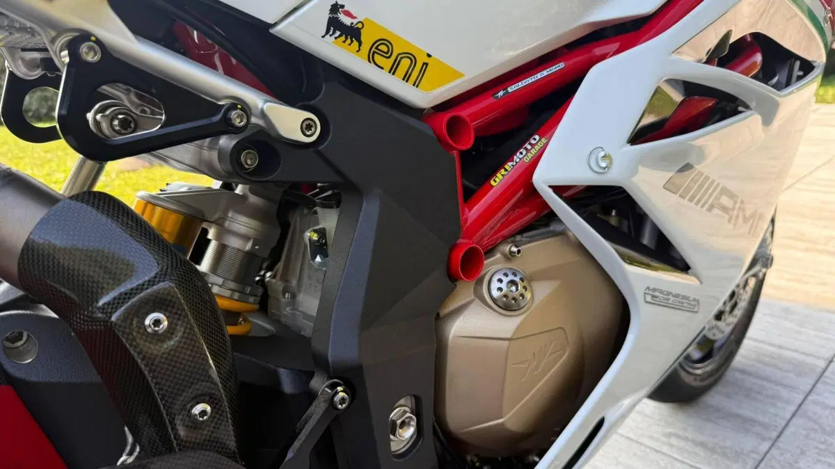 MV Agusta F4 1000 RC ABS (2015 - 17)  (4)
