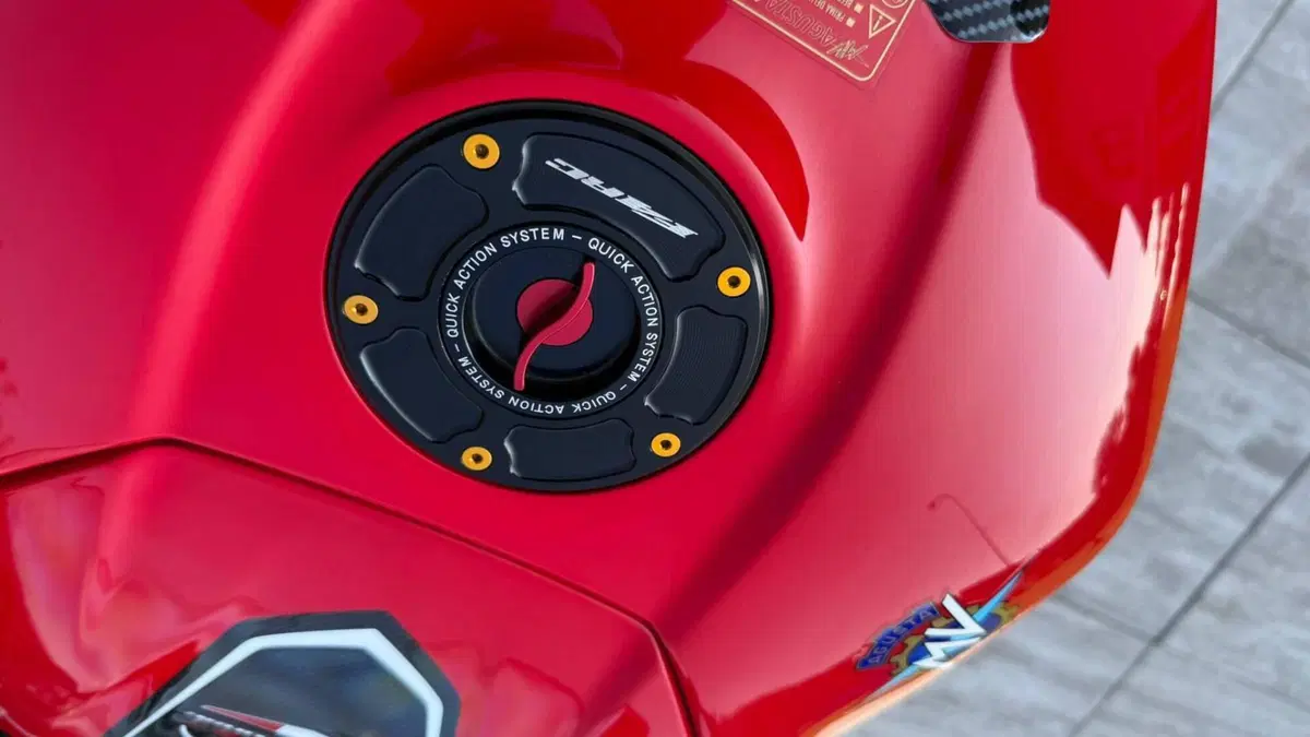 MV Agusta F4 1000 RC ABS (2015 - 17)  (9)
