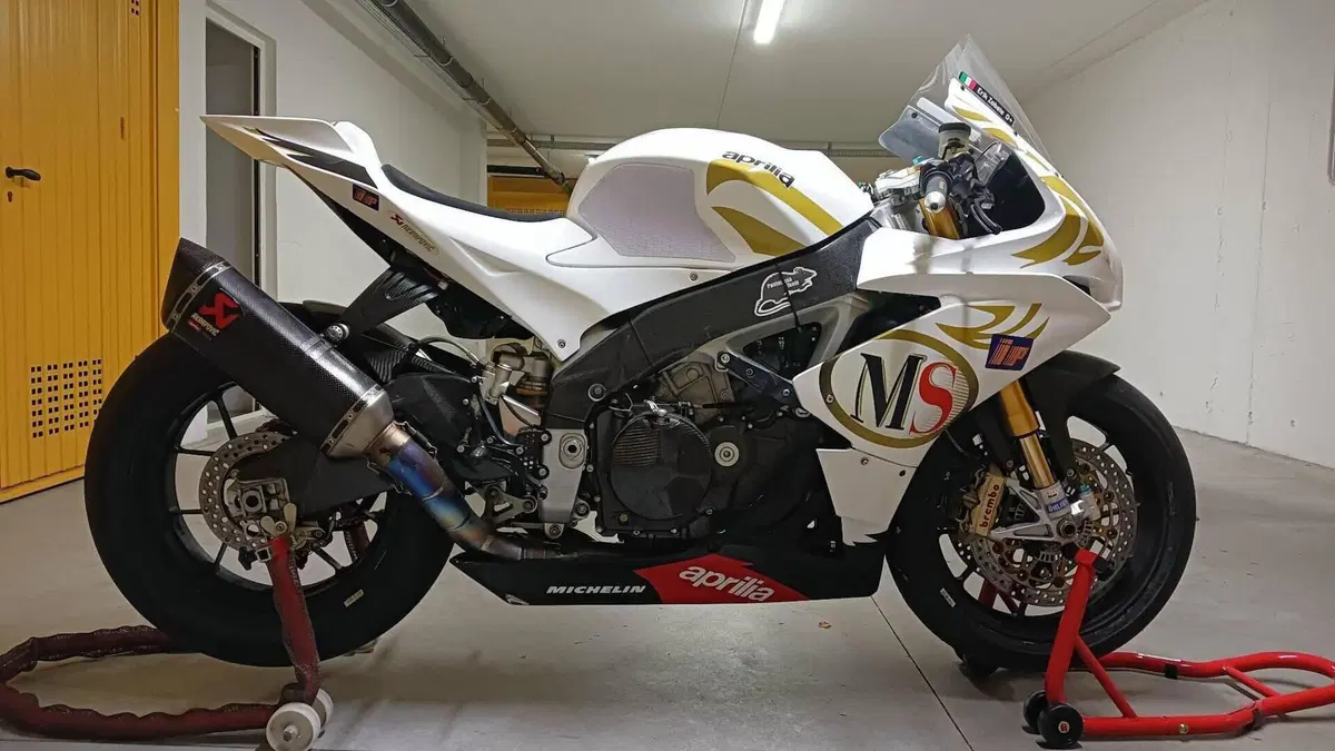 Aprilia RSV4 Factory APRC ABS (2011 - 15) 
