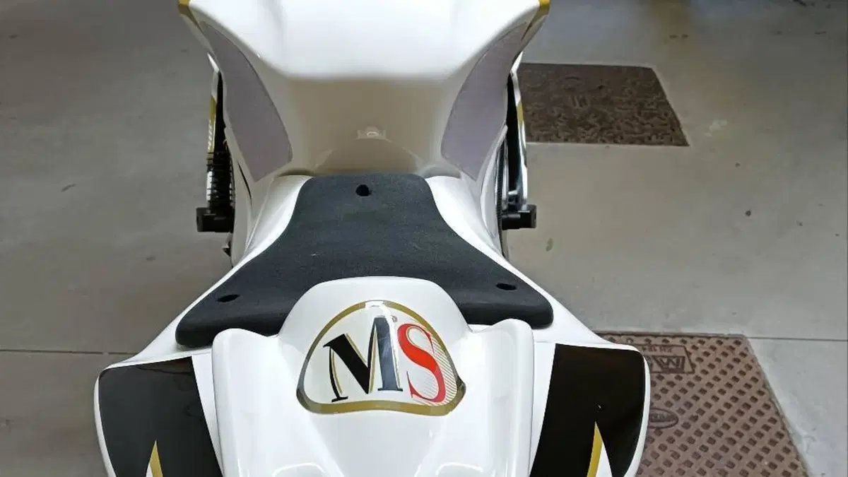 Aprilia RSV4 Factory APRC ABS (2011 - 15)  (4)