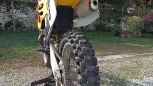 Suzuki RM 250 (1995 - 01)  (4)