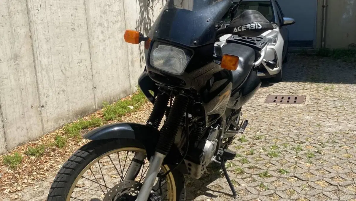 Honda NX 650 Dominator (1996 - 02)  (4)