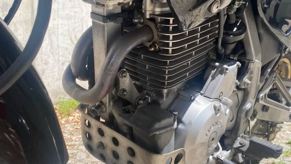 Honda NX 650 Dominator (1996 - 02)  (6)
