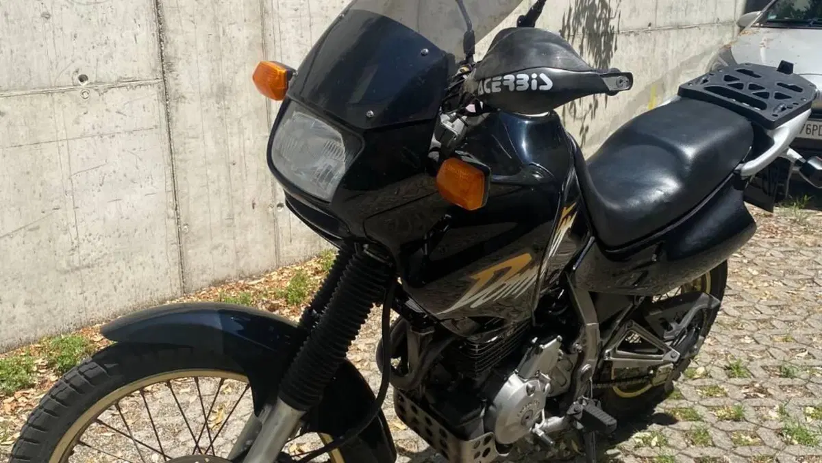 Honda NX 650 Dominator (1996 - 02)  (10)
