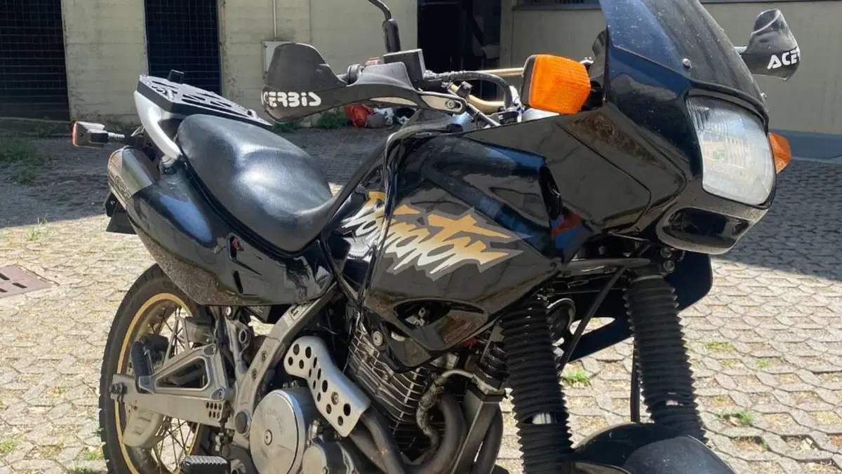 Honda NX 650 Dominator (1996 - 02)  (11)