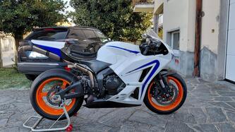 Honda CBR 600 RR (2009 - 12) usata