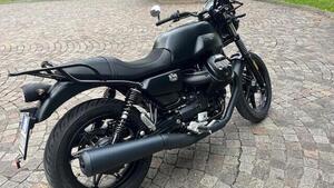 Moto Guzzi V7 Stone (2021 - 24) 
