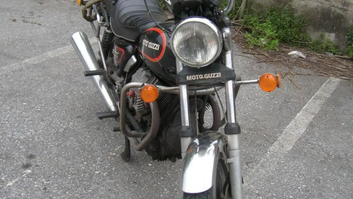 Moto Guzzi   (8)