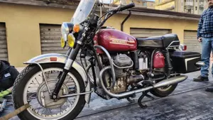 Moto Guzzi   (2)
