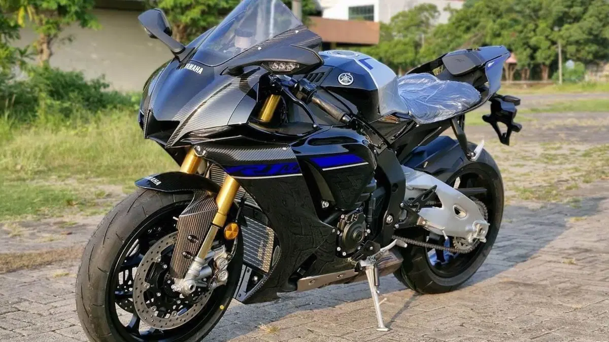 Yamaha YZF R1M (2020 - 25)  (2)