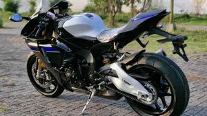 Yamaha YZF R1M (2020 - 25)  (4)