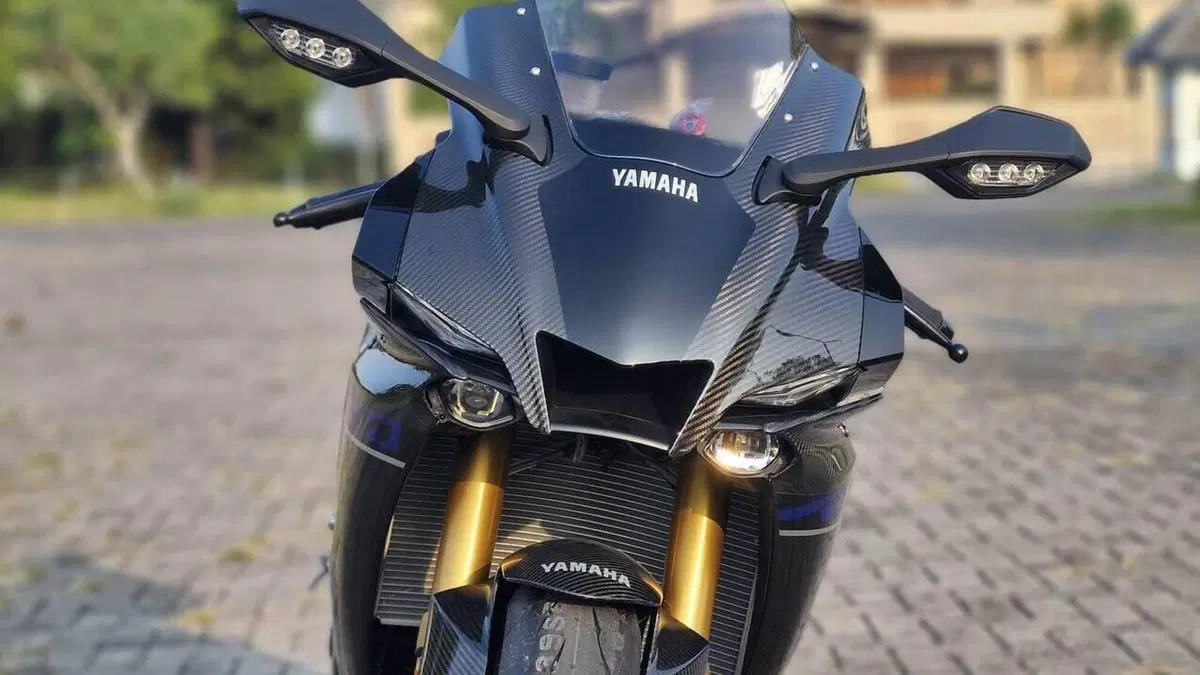 Yamaha YZF R1M (2020 - 25)  (5)