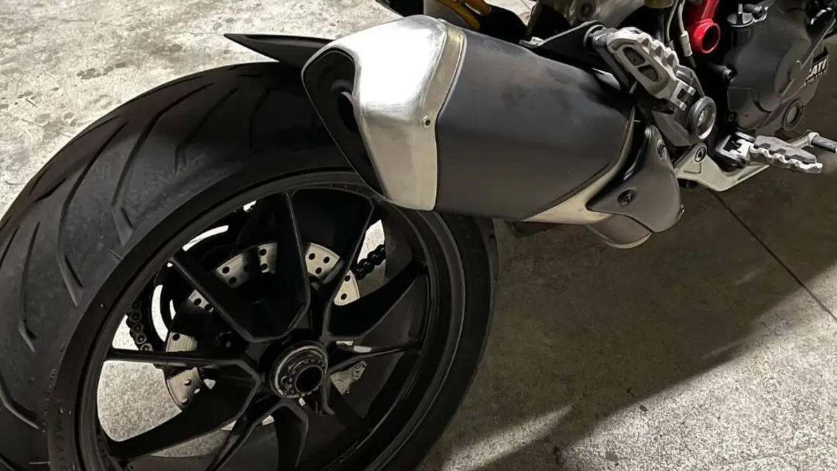 Ducati Hypermotard 821 (2013 - 15)  (2)