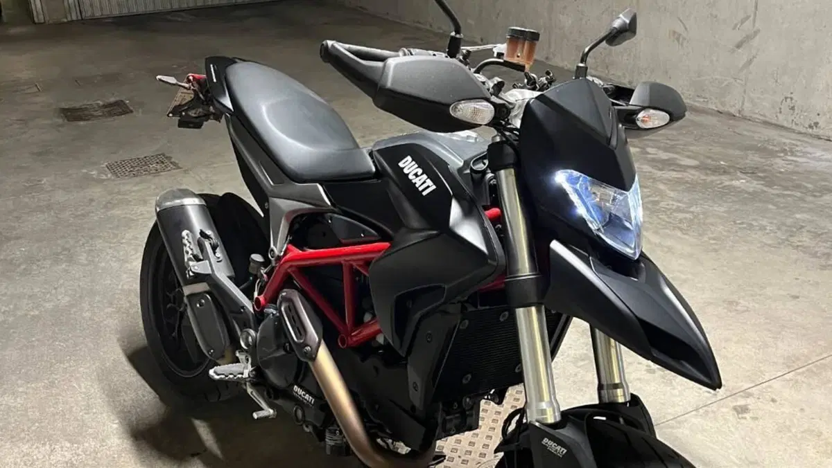 Ducati Hypermotard 821 (2013 - 15)  (8)