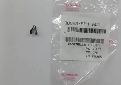 90666S84A01 CLIP RACCORDO ELASTICO Honda - Annuncio 9908736