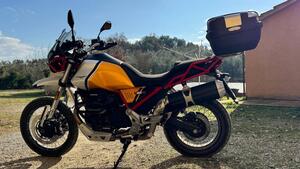 Moto Guzzi V85 TT Evocative Graphics (2021 - 23) 