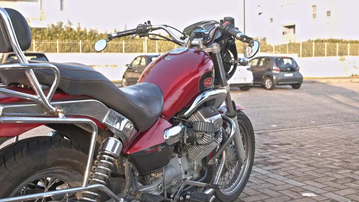 Moto Guzzi Nevada 750 Classic i.e. (2004 - 06)  (2)