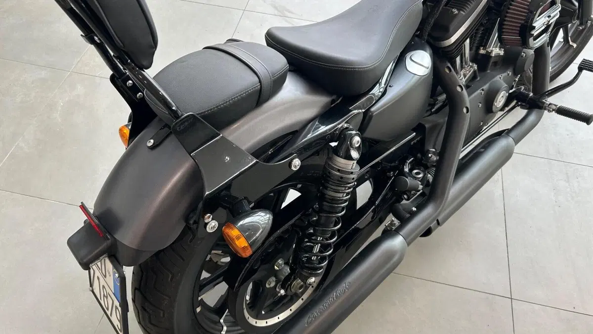 Harley-Davidson 883 Iron (2012 - 14) - XL 883N  (4)