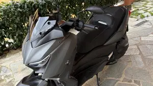 Yamaha X-Max 400 Tech Max (2020)  (3)