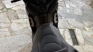 Yamaha X-Max 400 Tech Max (2020)  (5)