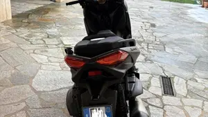 Yamaha X-Max 400 Tech Max (2020)  (6)