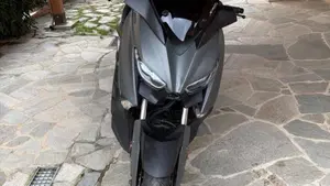 Yamaha X-Max 400 Tech Max (2020)  (9)