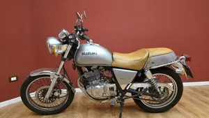 Suzuki   (8)