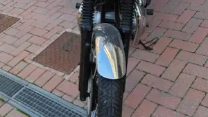 Kawasaki W 650 (1999 - 00)  (4)