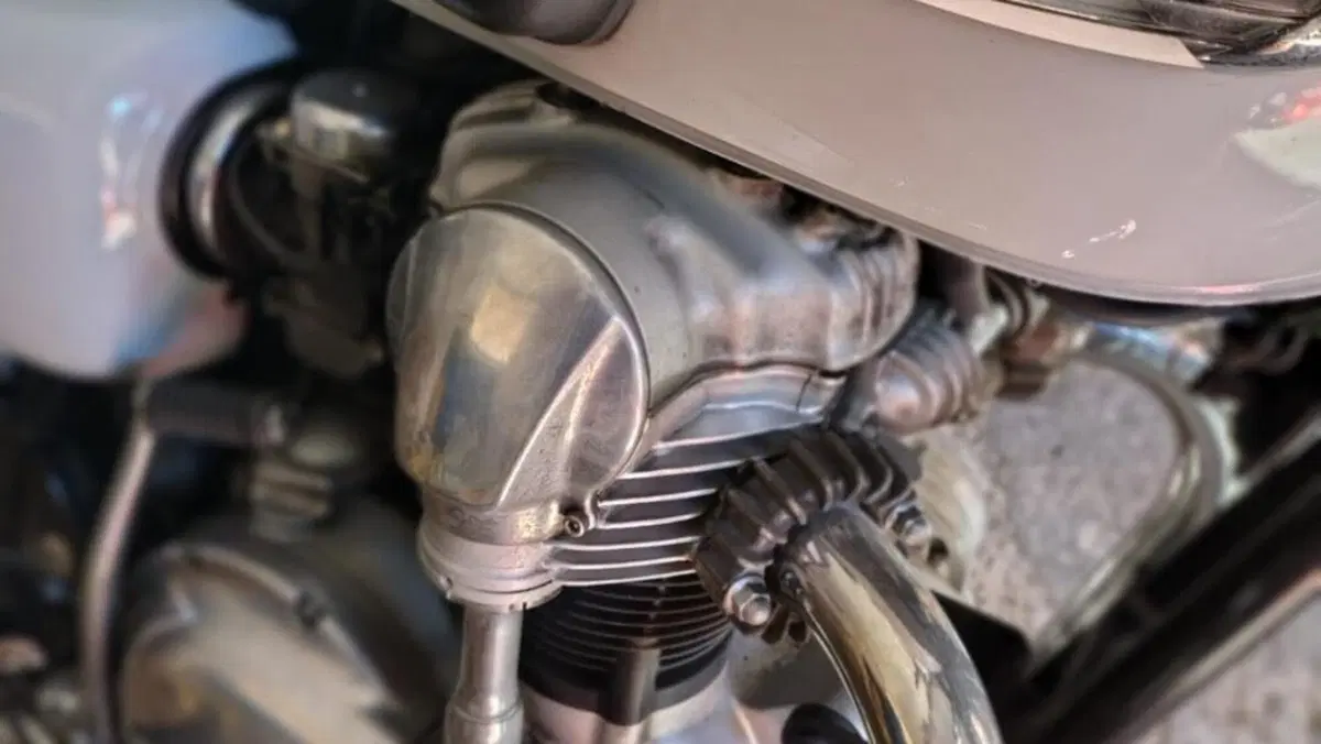 Kawasaki W 650 (1999 - 00)  (10)