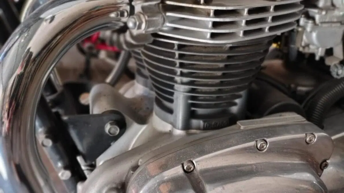 Kawasaki W 650 (1999 - 00)  (12)