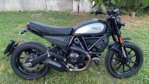 Ducati Scrambler 800 Icon Dark (2021 - 22) 