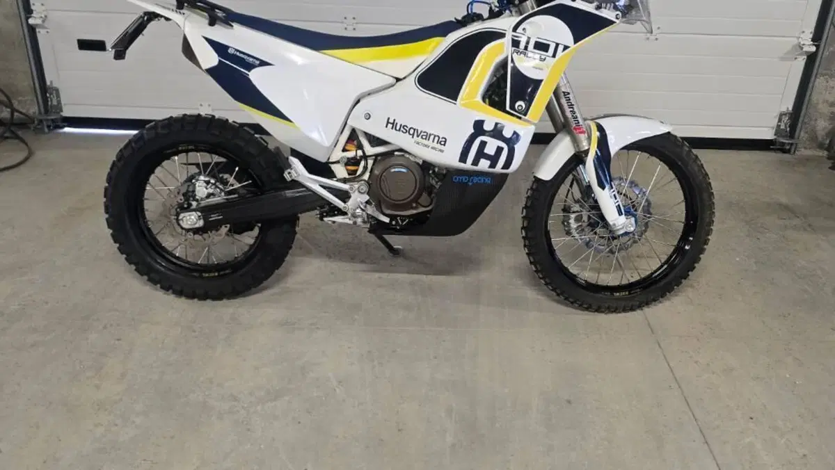 Husqvarna 701 Enduro (2016)  (2)
