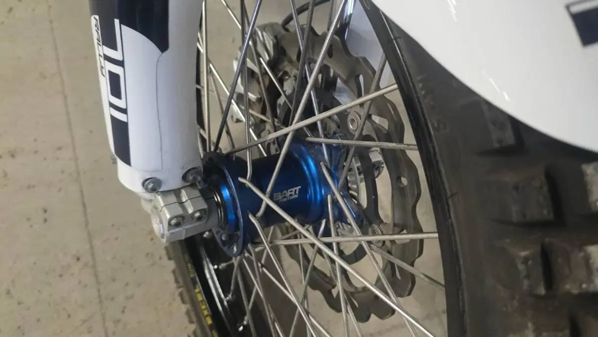 Husqvarna 701 Enduro (2016)  (8)