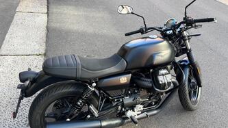 Moto Guzzi V7 Stone (2021 - 24) usata