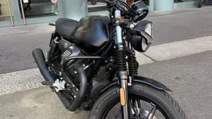 Moto Guzzi V7 Stone (2021 - 24)  (2)