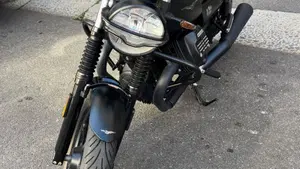 Moto Guzzi V7 Stone (2021 - 24)  (4)