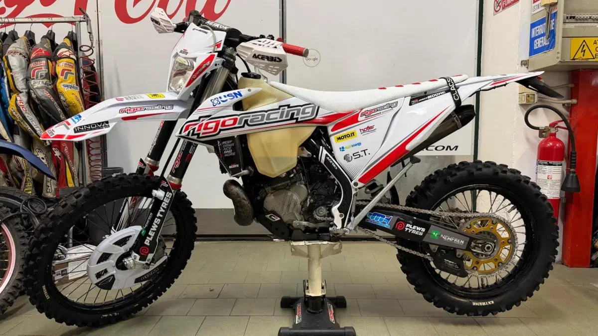 KTM 300 EXC E TPI (2022)  (2)