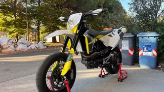 Husqvarna 701 Supermoto (2022) usata