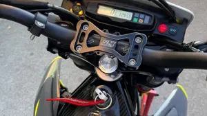 Husqvarna 701 Supermoto (2022)  (3)