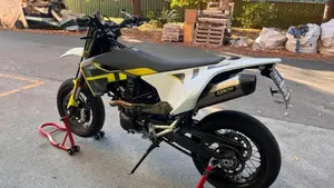 Husqvarna 701 Supermoto (2022)  (5)