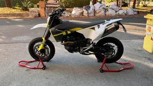 Husqvarna 701 Supermoto (2022)  (7)