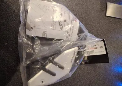 Poggiapiedi in alluminio per YAMAHA XMAX 2025 - Annuncio 9912002